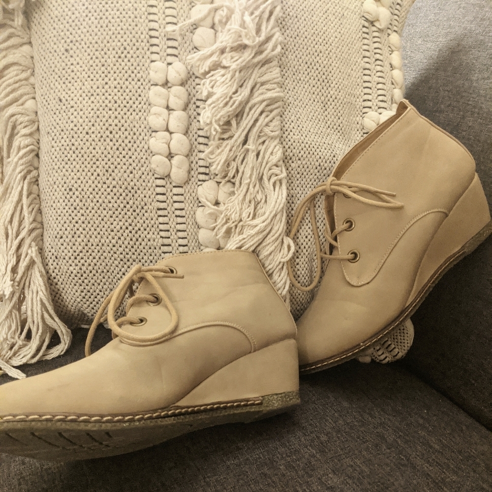 Nature Breeze Willow Taupe Tan Wedge Bootie Sz 6